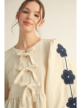 Load image into Gallery viewer, Floral Embroidered 3/4 Puff Sleeve
