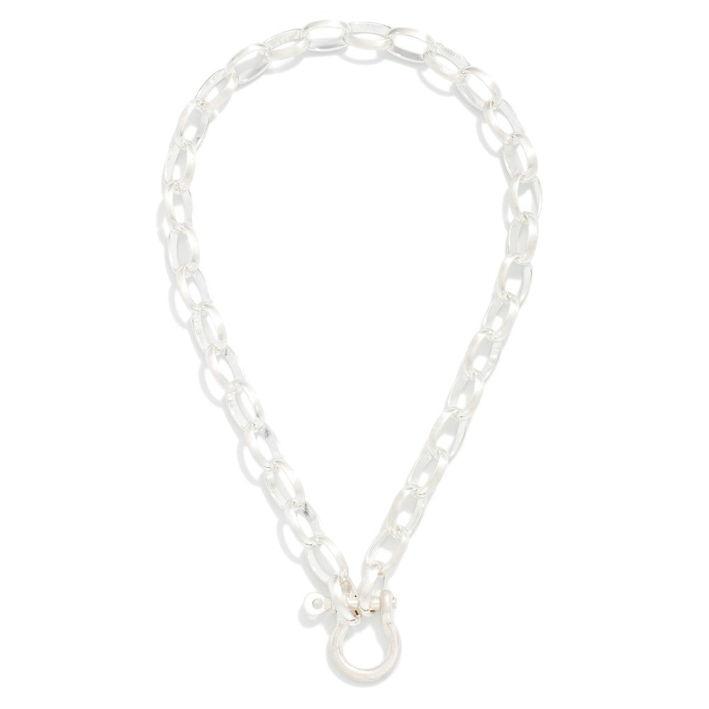 Metal Chain Link Oval Necklace Featuring Horseshoe Pendant