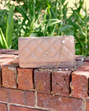 Load image into Gallery viewer, Brynleigh Clutch Crossbody
