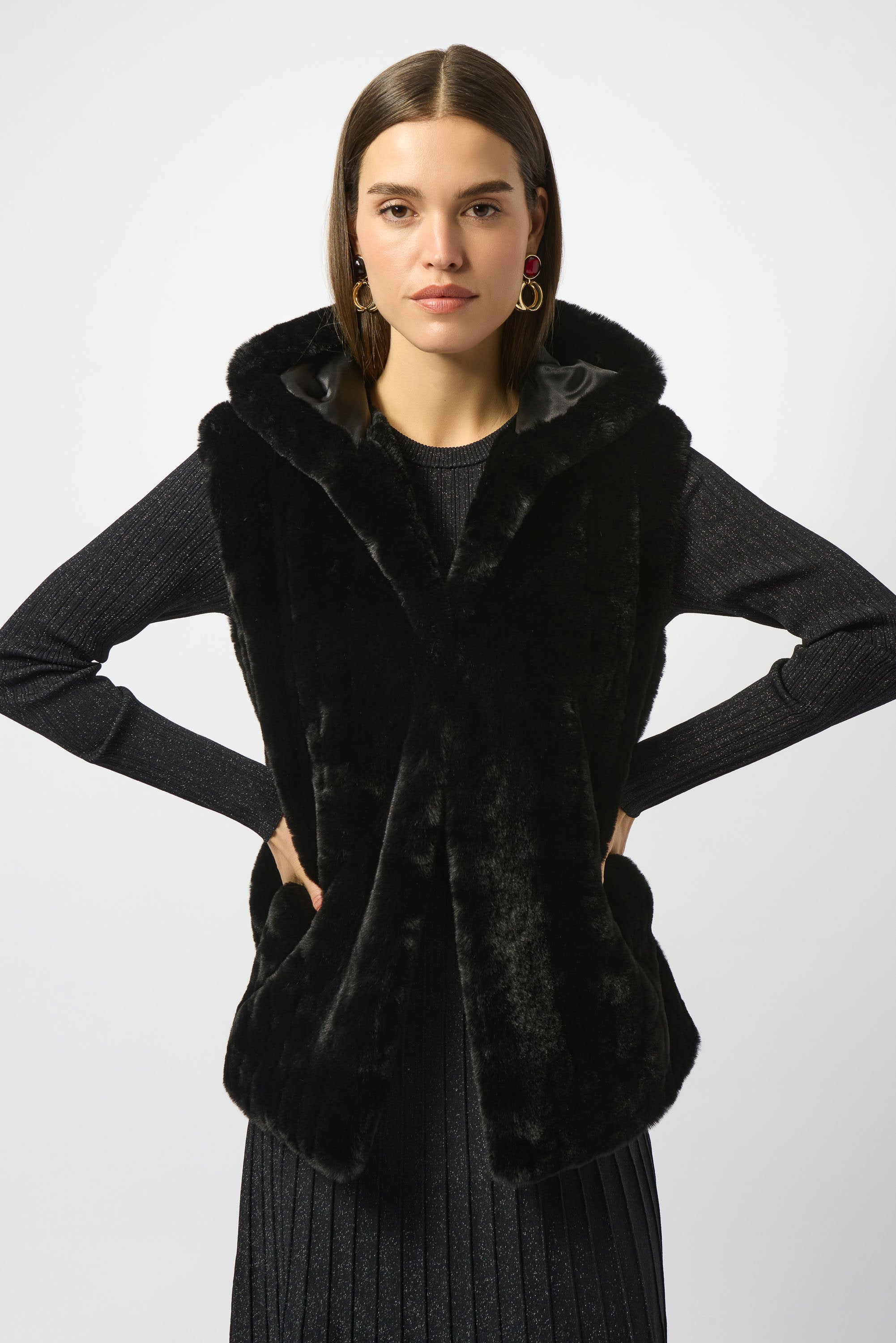 253933 Faux Fur Textured Stripe Vest