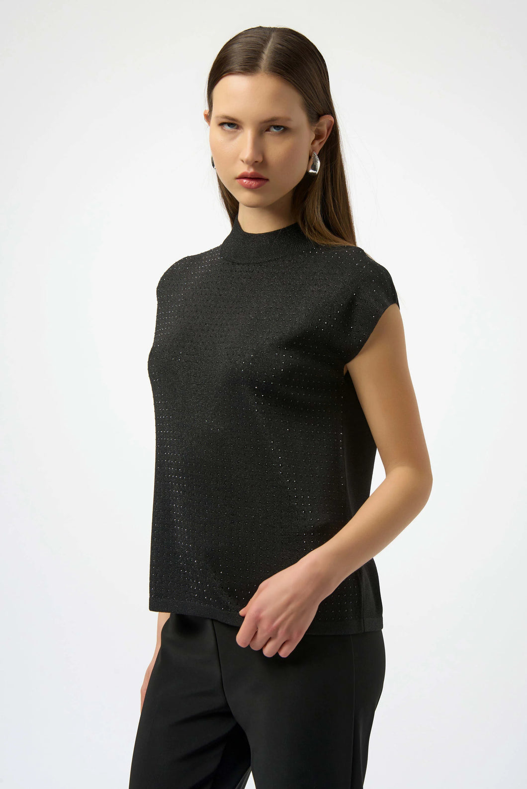 254935 Sleeveless Pullover with Iron-On Detail