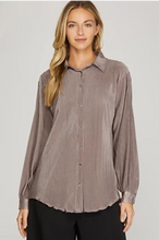 Load image into Gallery viewer, Drop Shoulder Plisse Woven Blouse
