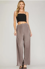 Load image into Gallery viewer, Plisse Woven Pants with Elastic Waist
