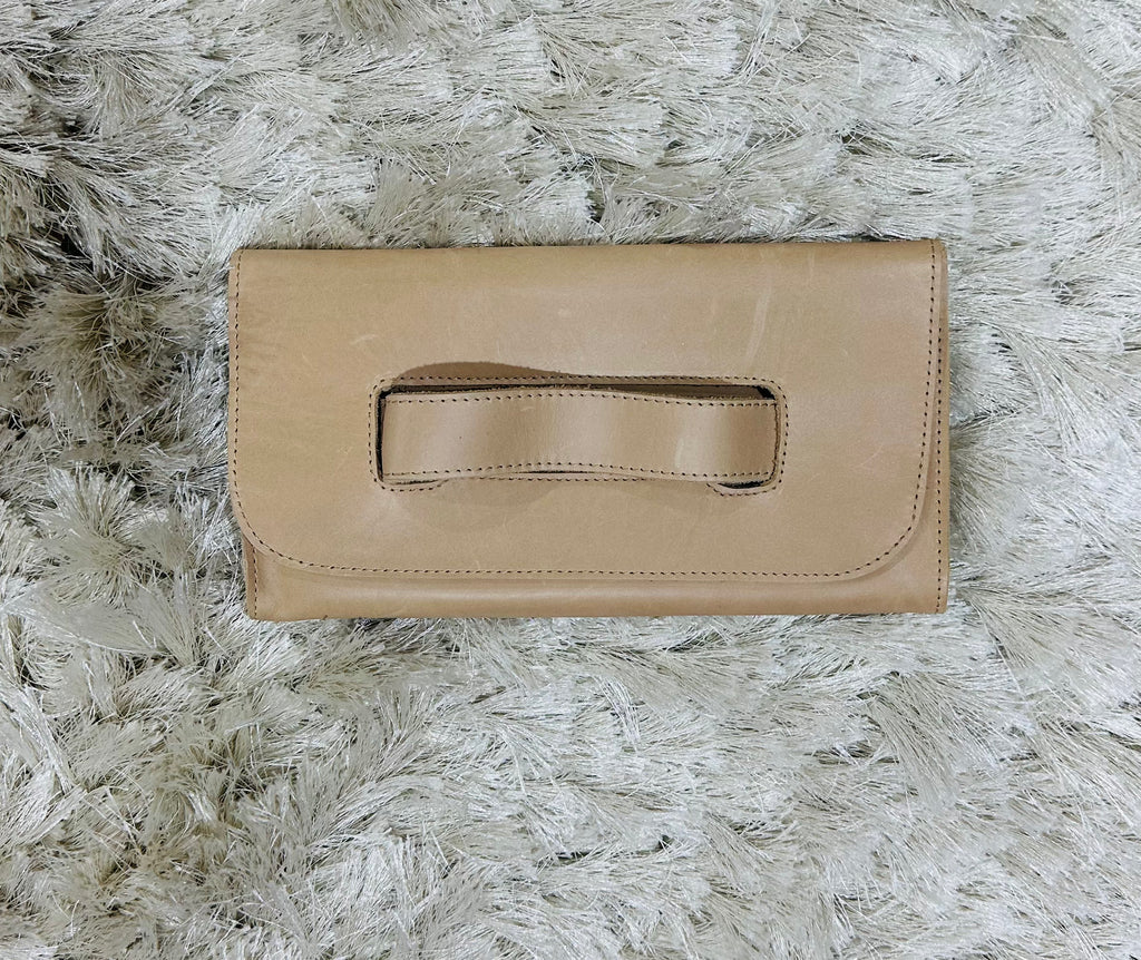 Able Mare Handle Clutch