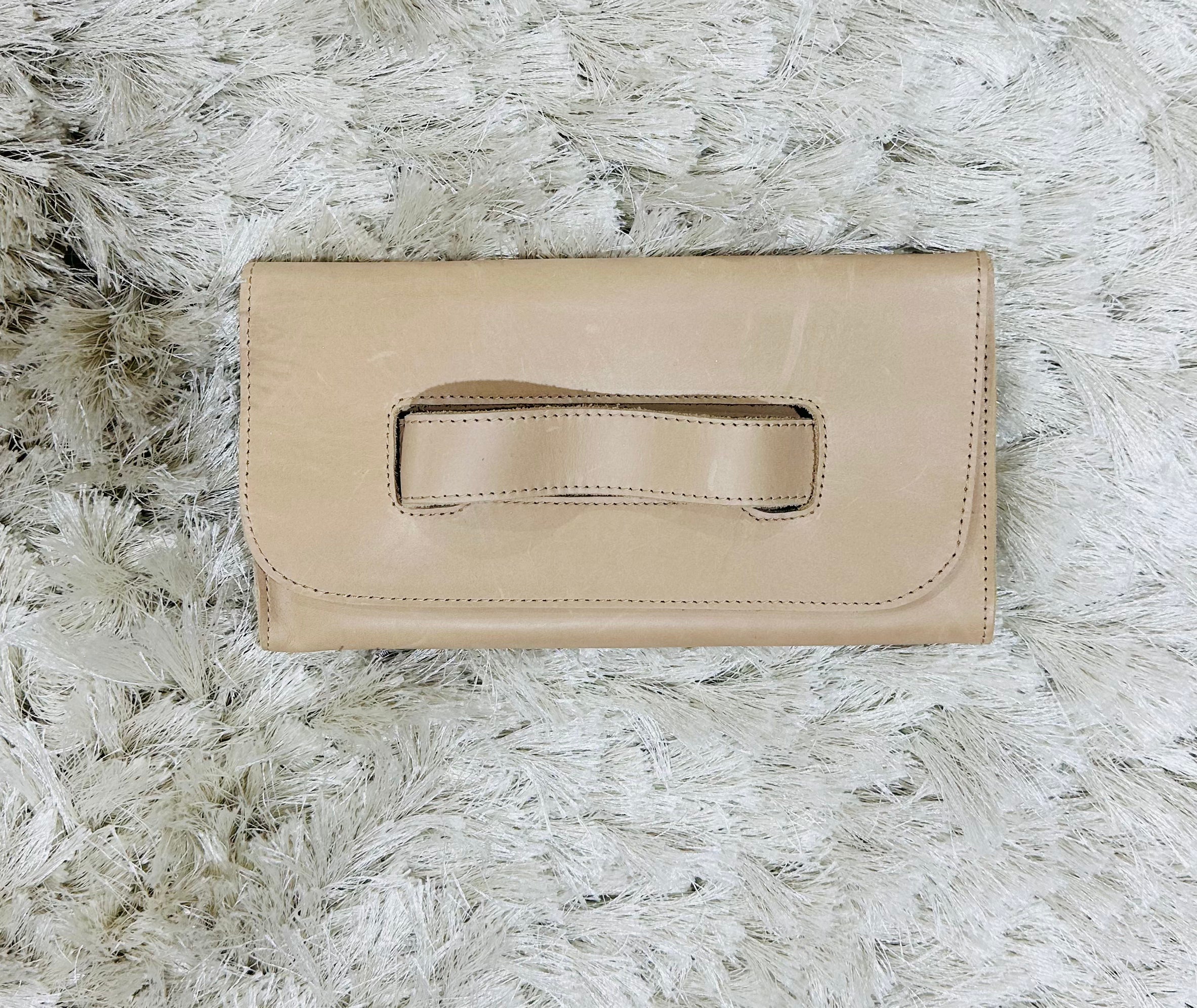 Able Mare Handle Clutch
