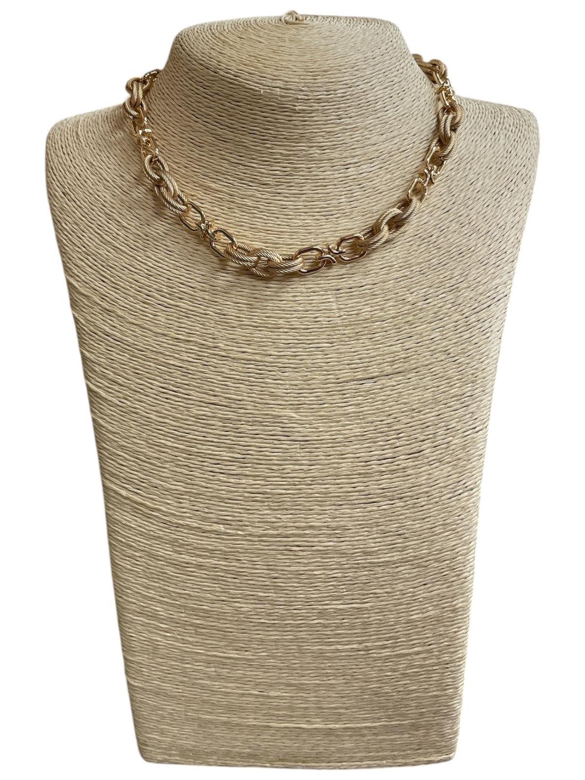 Gold Chain Link Short Necklace