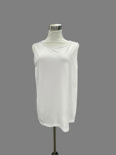 Load image into Gallery viewer, M15102TM Scoop Neck Tank
