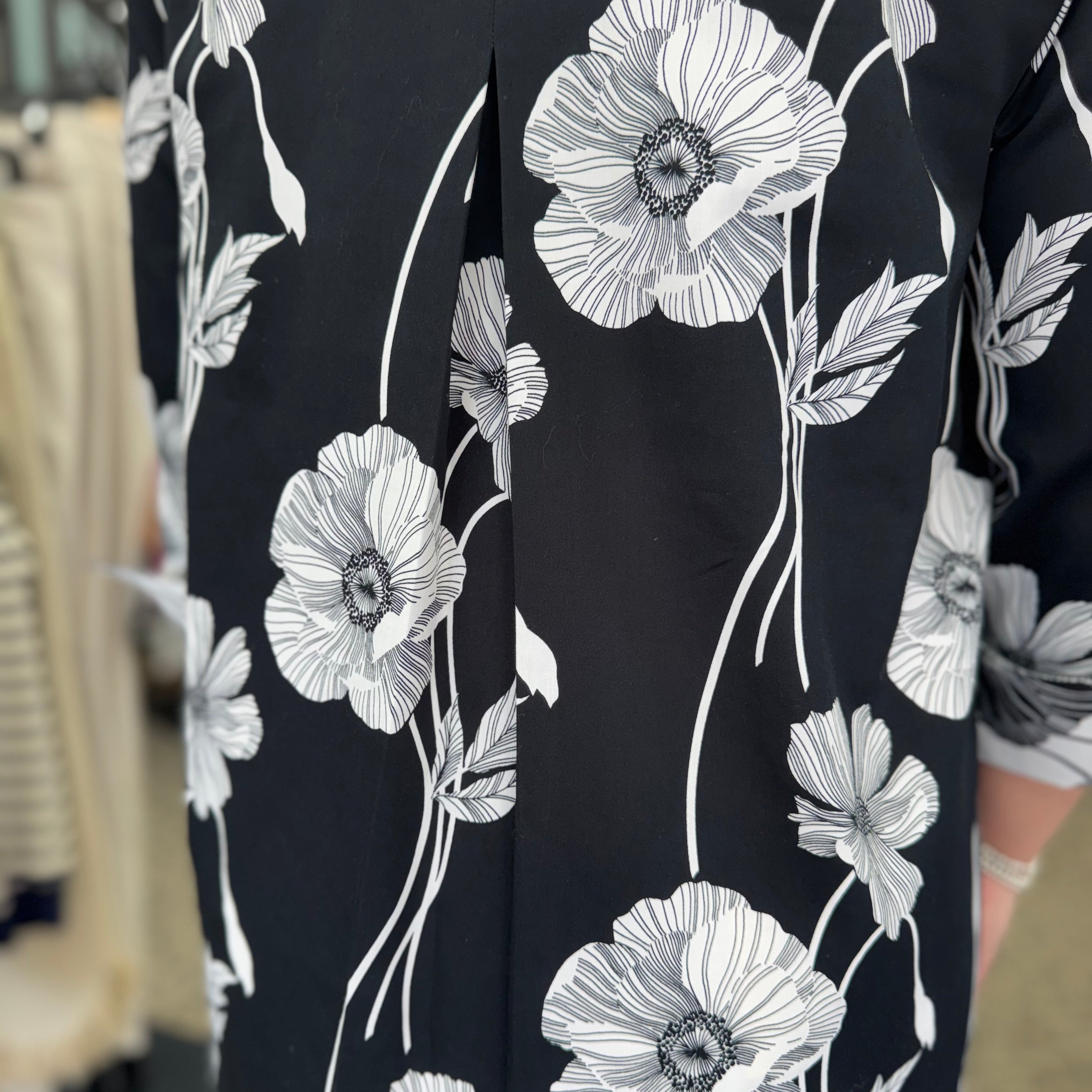Agnes Black Poppy