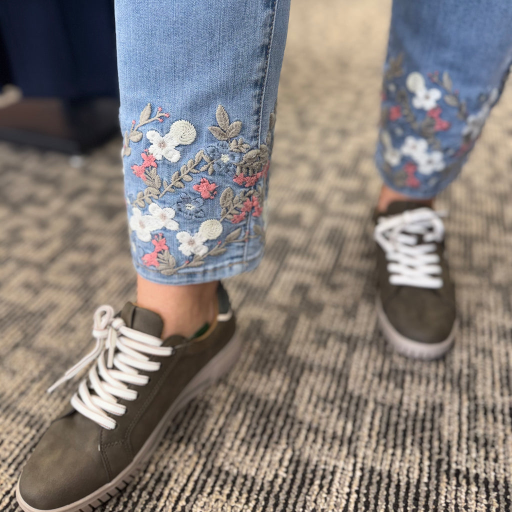 Cropped Slim Stretch Denim Pants with Embroidered Hem