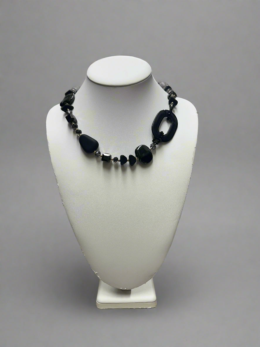 Short Natural Stone Necklace- Black