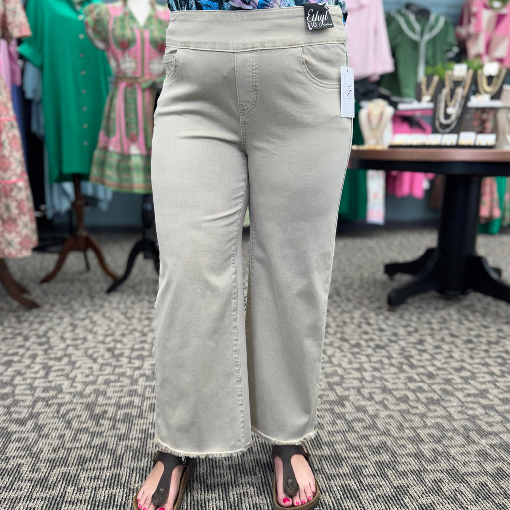 Wide Leg Pull On Capri Pants