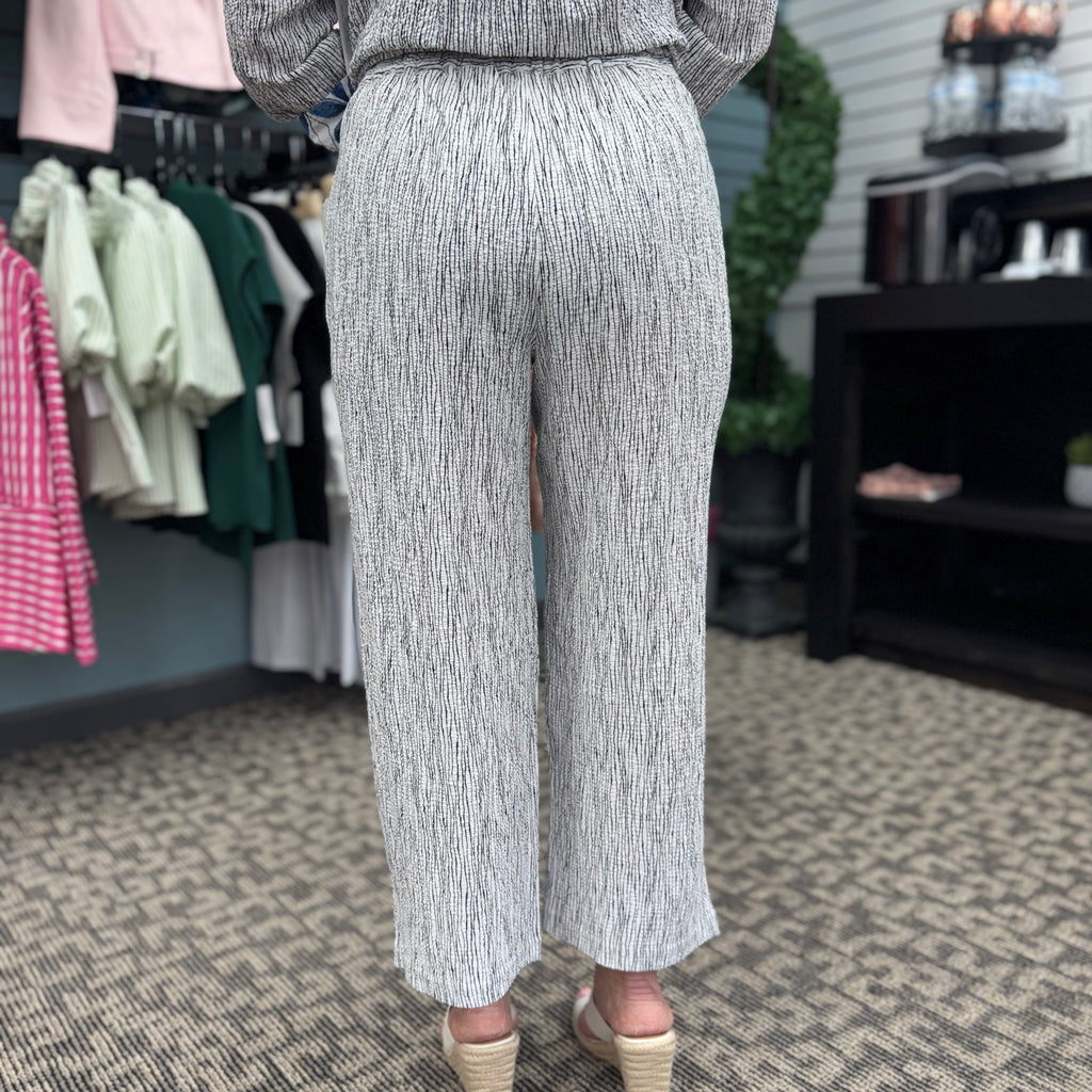 Crinkle Crepe Stripe Pleat Button Capri