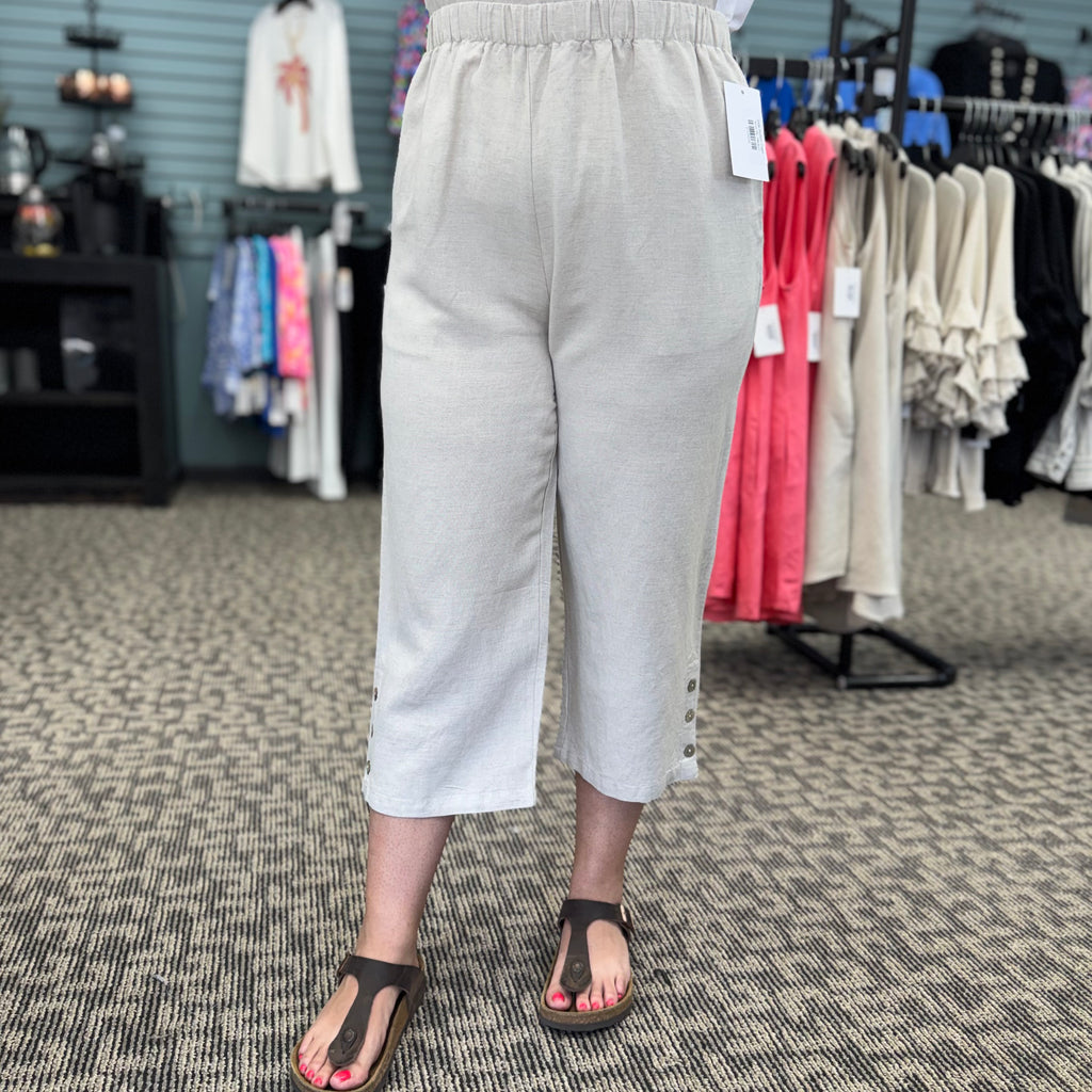 Side Button Capri