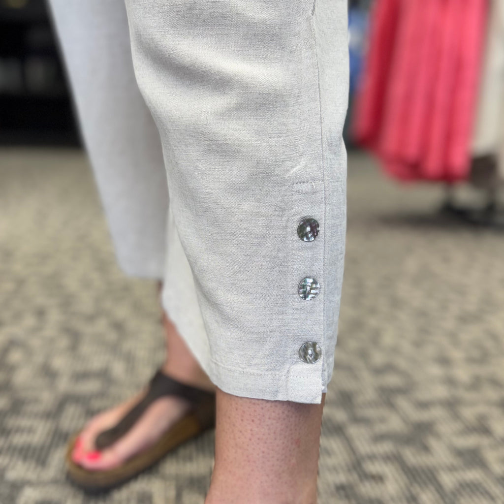 Side Button Capri