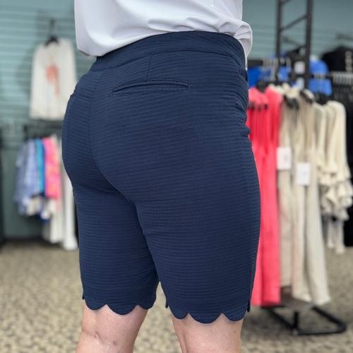 10" Textured Scallop Shorts