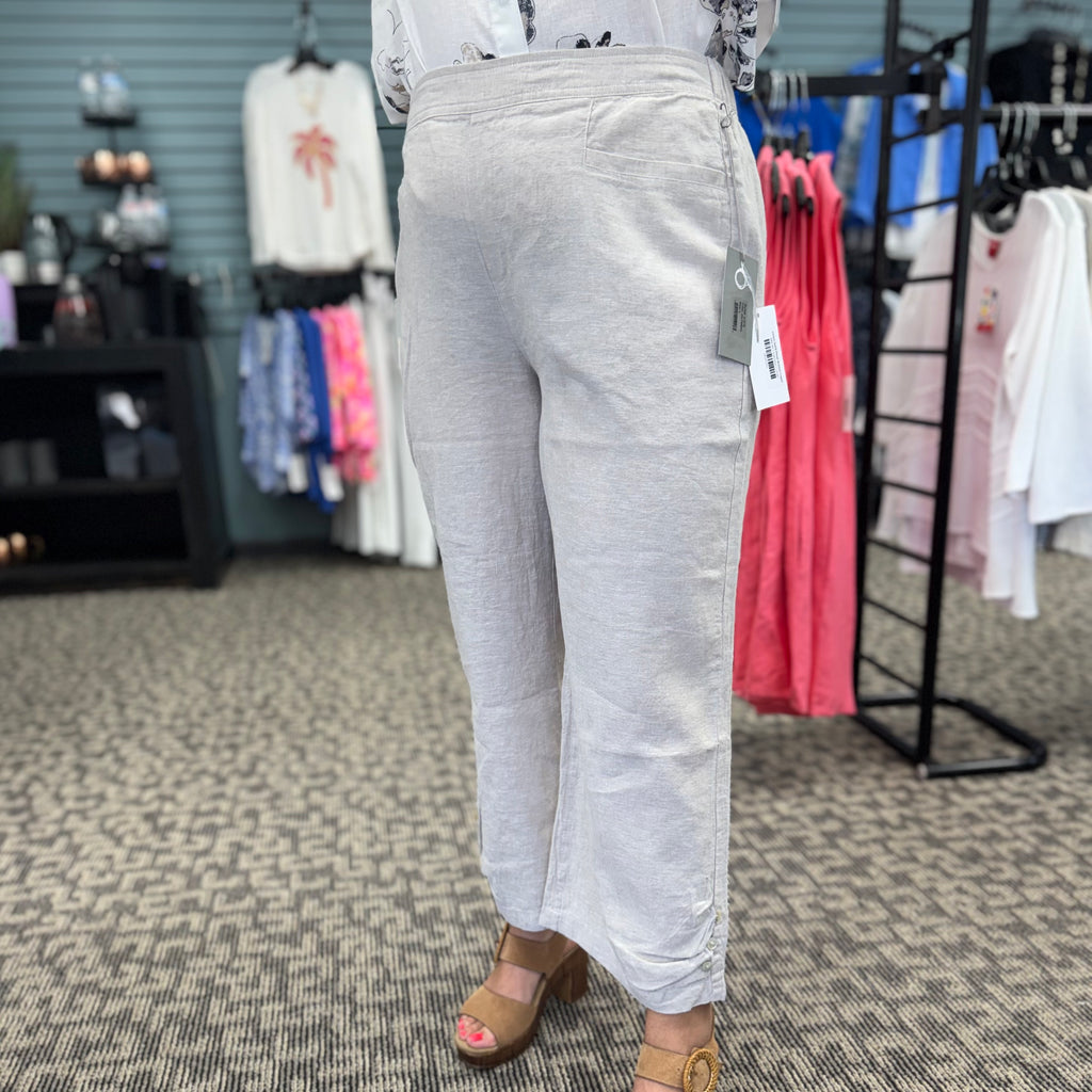 Linen Solid Pleat Button Capri