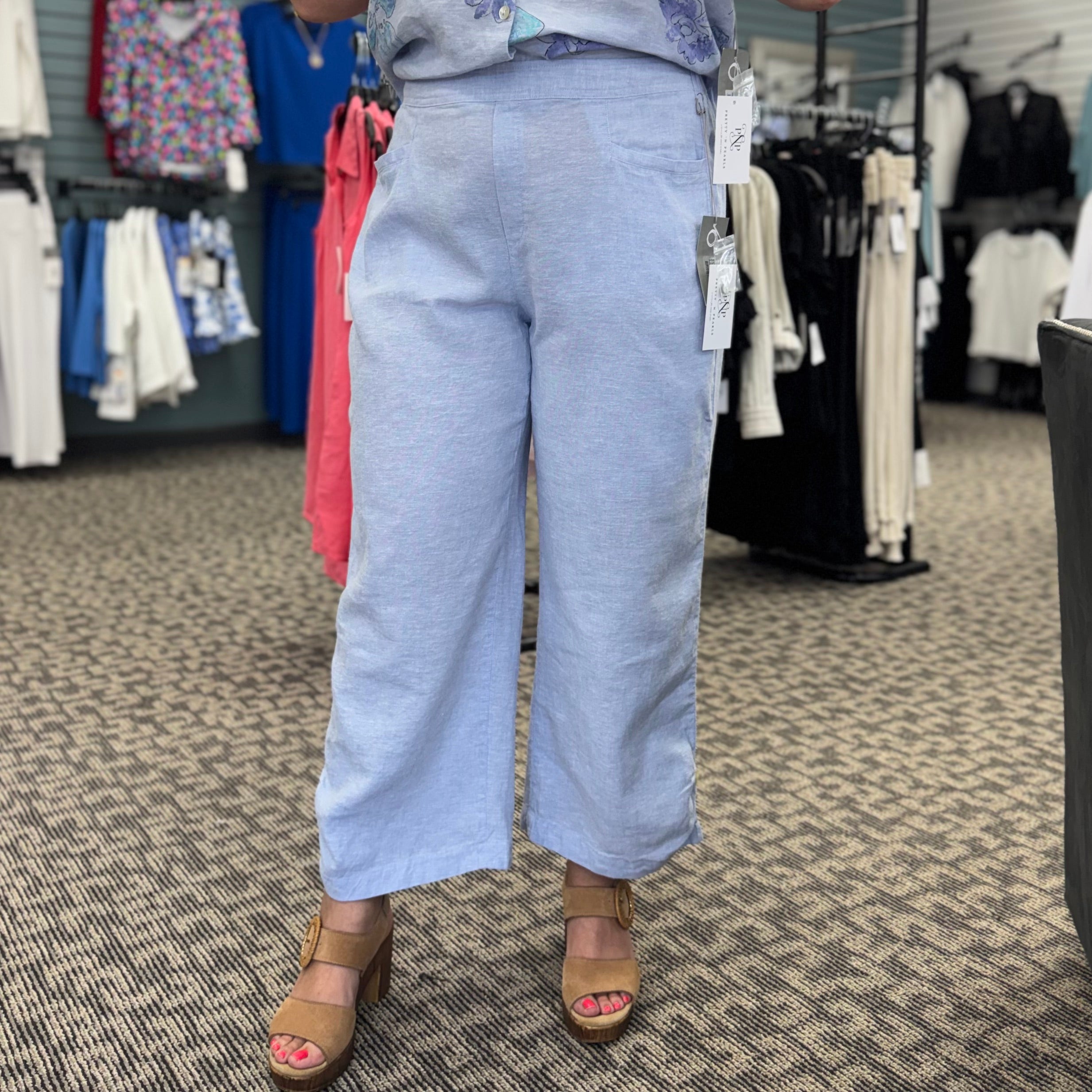 Linen Solid Pleat Button Capri