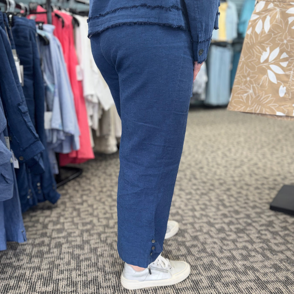 Linen Solid Pleat Button Capri