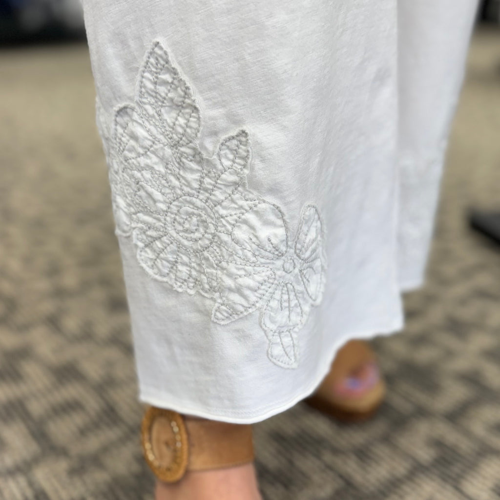 Embroidered Appliqué Pocket Flood Pant