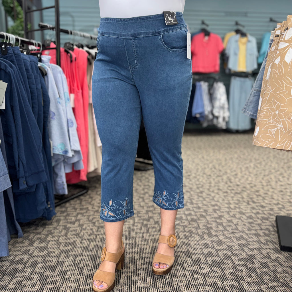 Pull On Capri With Embroidery