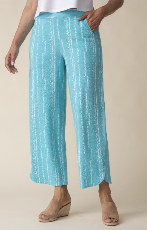 22079 Crinkle Tulip Hem Crop Pant