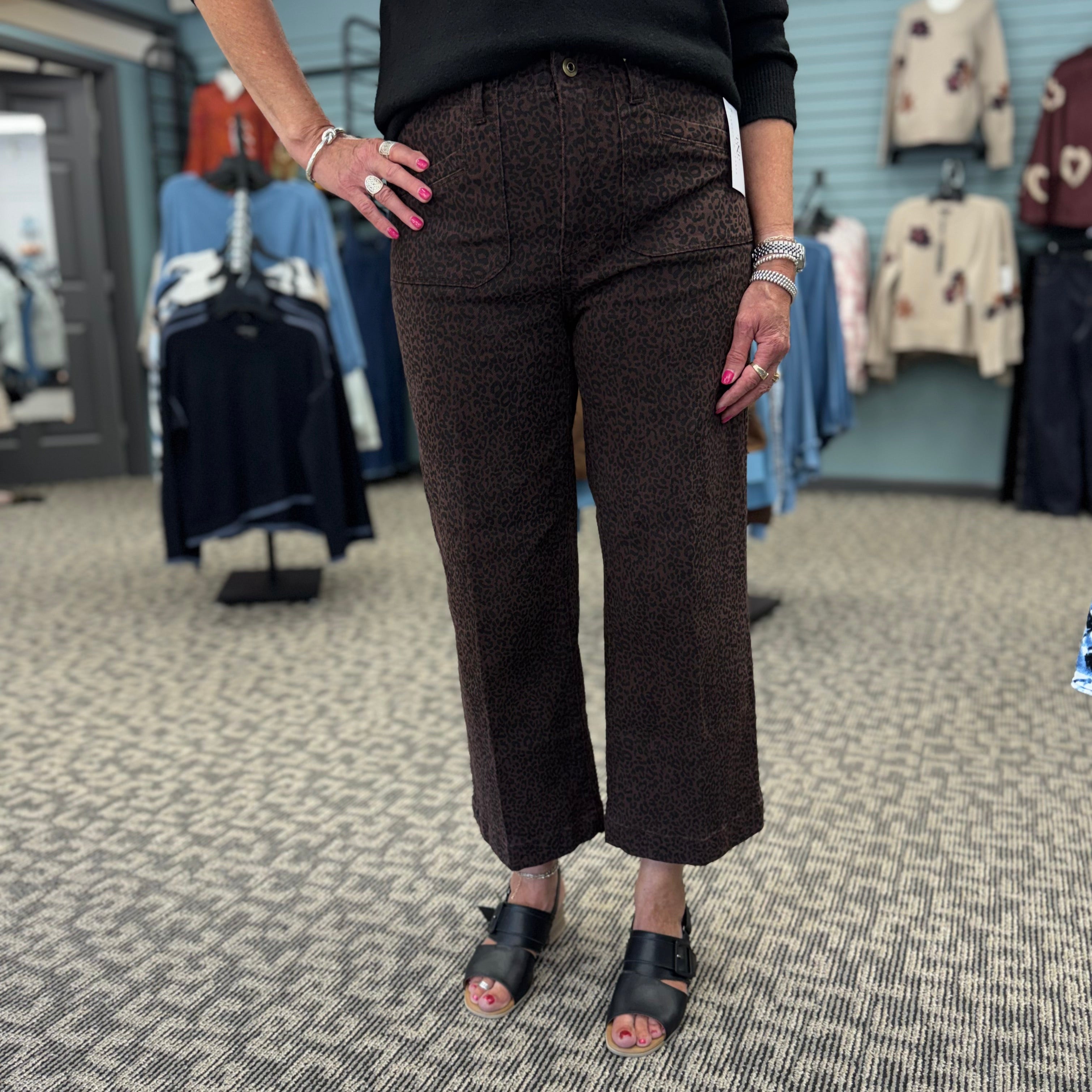 Printed Cropped Wide Leg Twill Pants with Patch Pockets