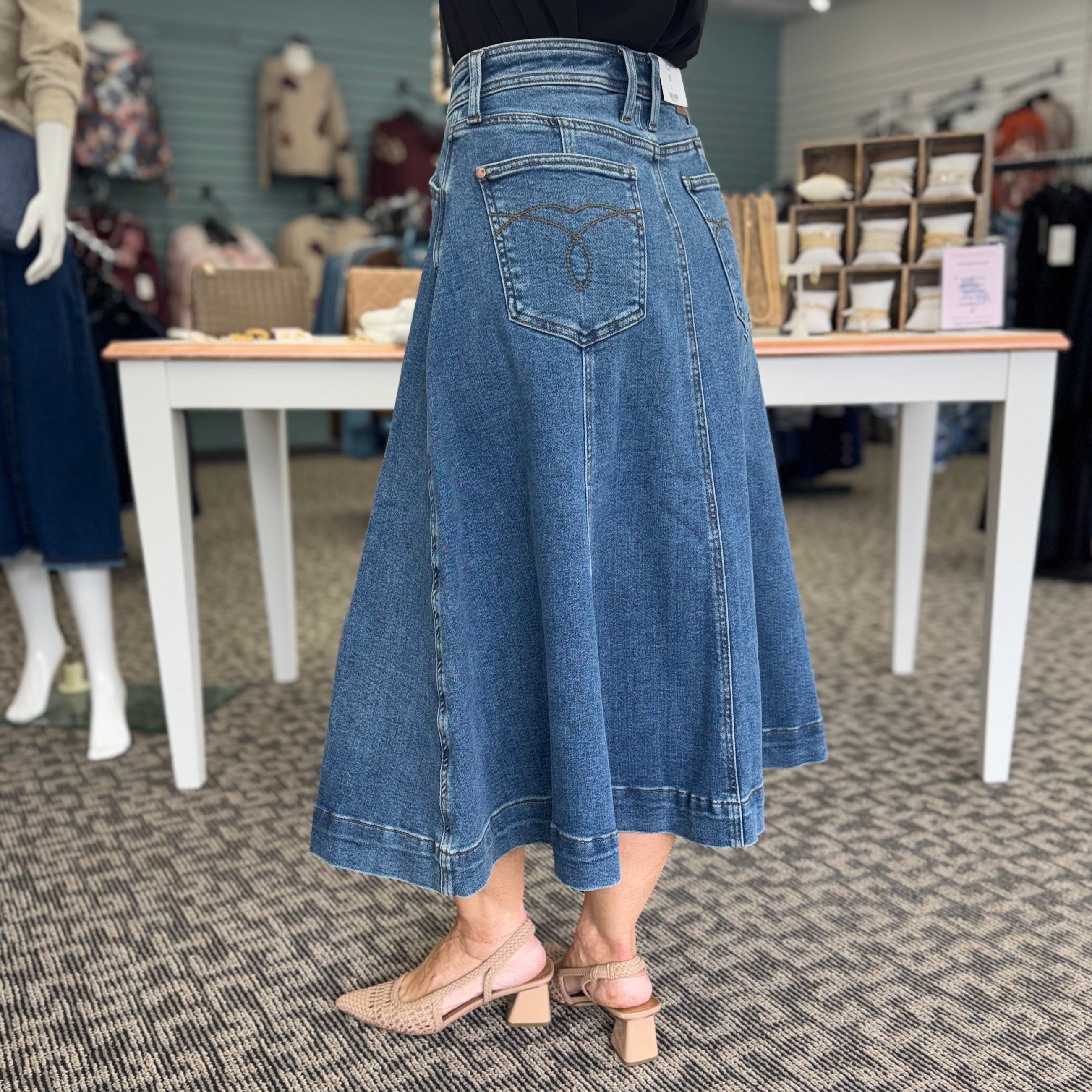 High Waisted Lasso Skirt – Medium Wash