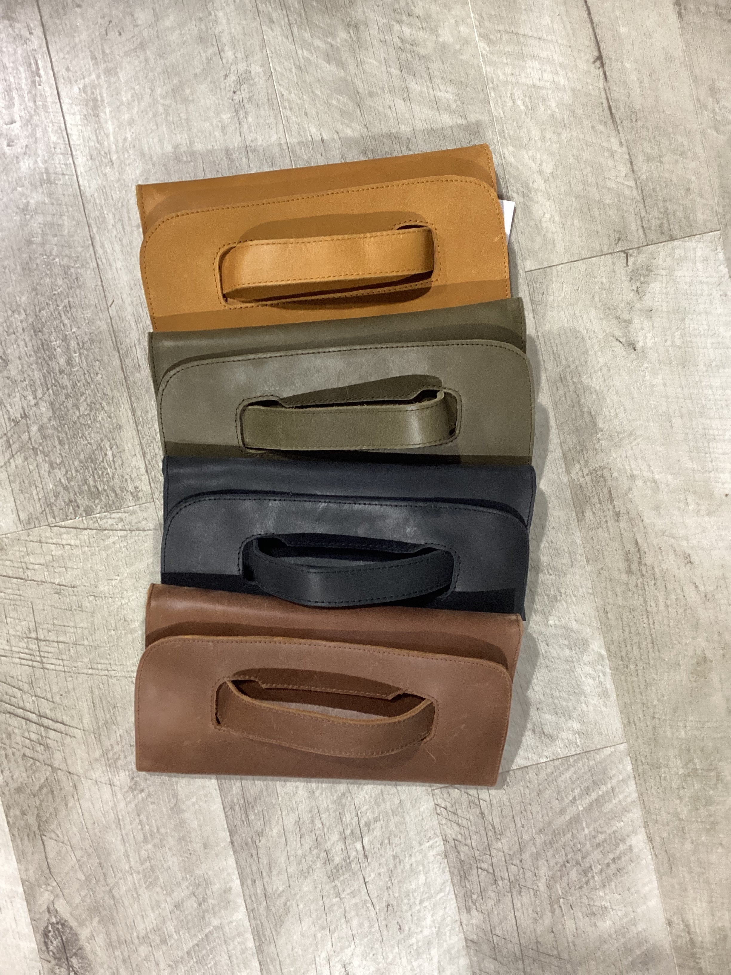 Able Mare Handle Clutch