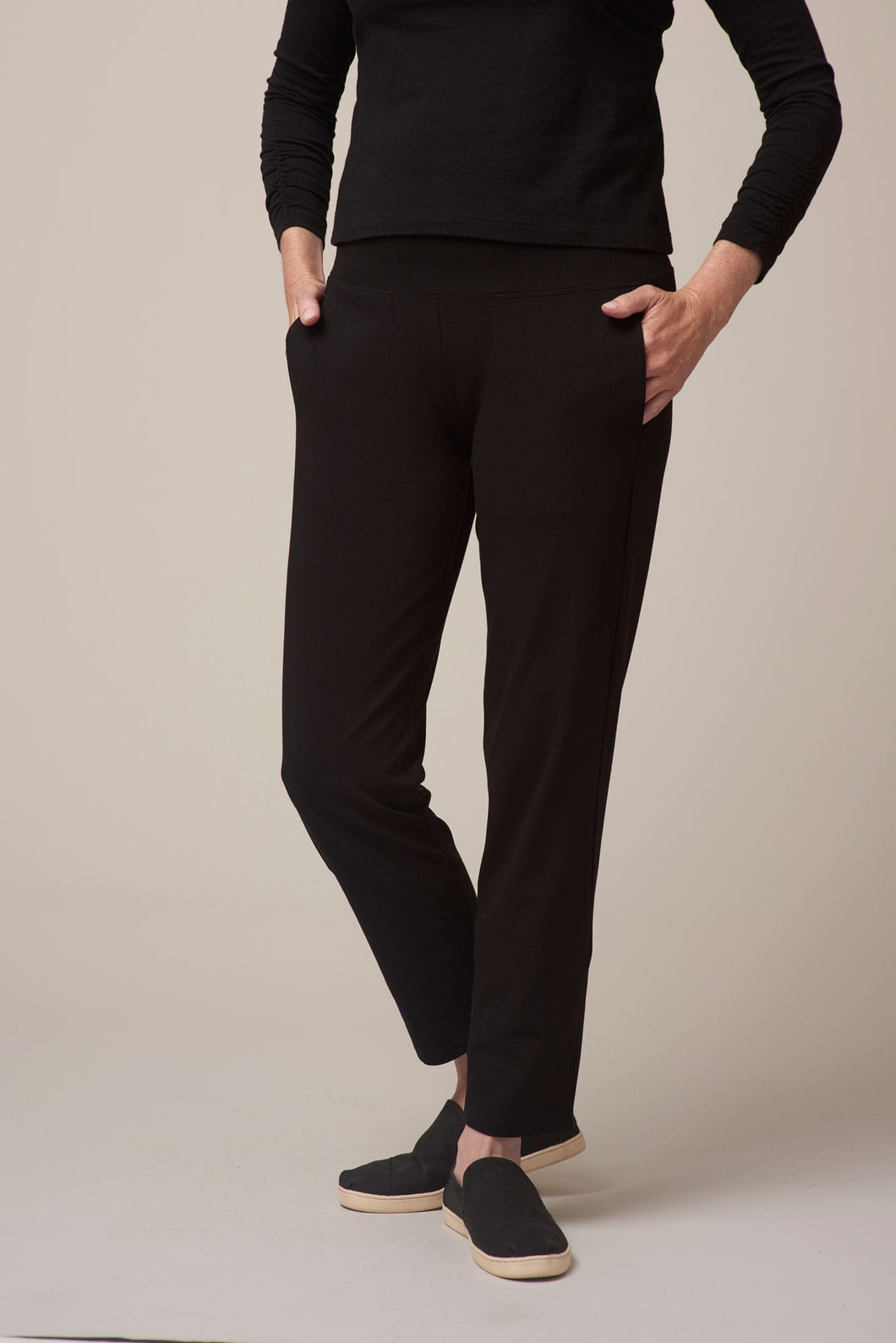 55960 Black Core Travel Straight Pant